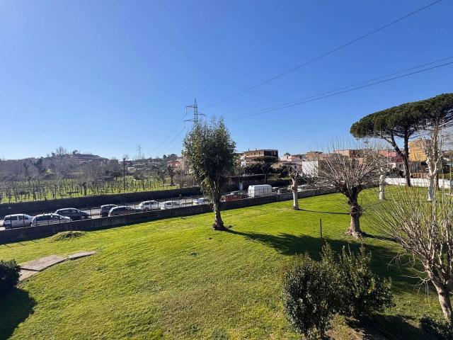 Appartamento in affitto a Napoli