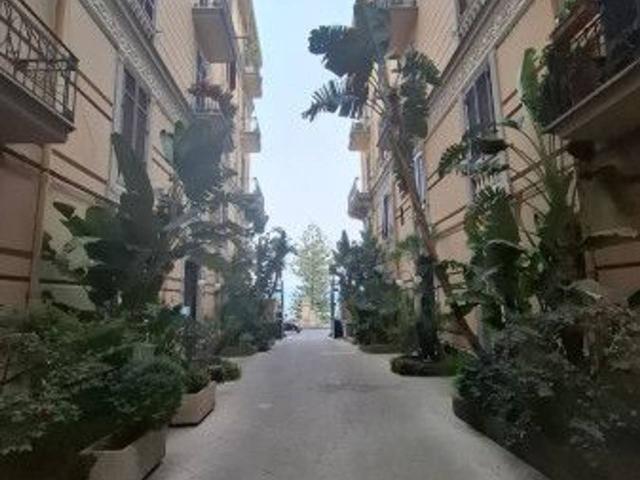 Appartamento in affitto a Napoli