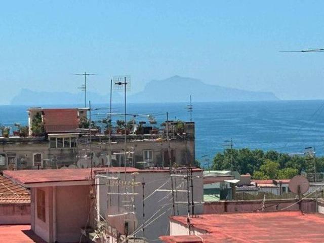 Appartamento in affitto a Napoli