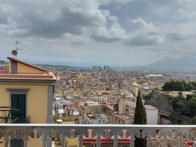 Appartamento in affitto a Napoli