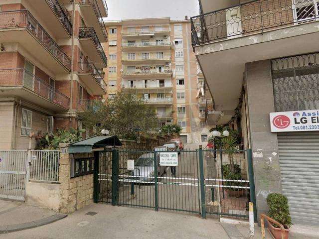 Appartamento in affitto a Napoli