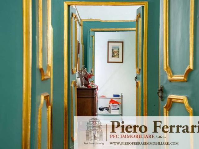 Appartamento in affitto a Napoli via calabritto 20, parzialmente arredato, caminetto, ascensore TrovaCasa