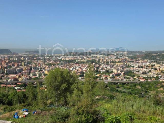 Appartamento in affitto a Napoli via Camaldolilli, non arredato/vuoto, box, vista panoramica TrovaCasa