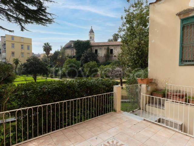 Appartamento in affitto a Napoli via Cesare Rosaroll, 161, non arredato/vuoto, terrazzo, centrale TrovaCasa