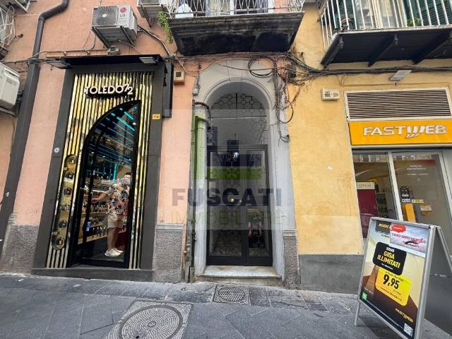 Appartamento in affitto a Napoli via Chiaia, arredato, box, ascensore TrovaCasa