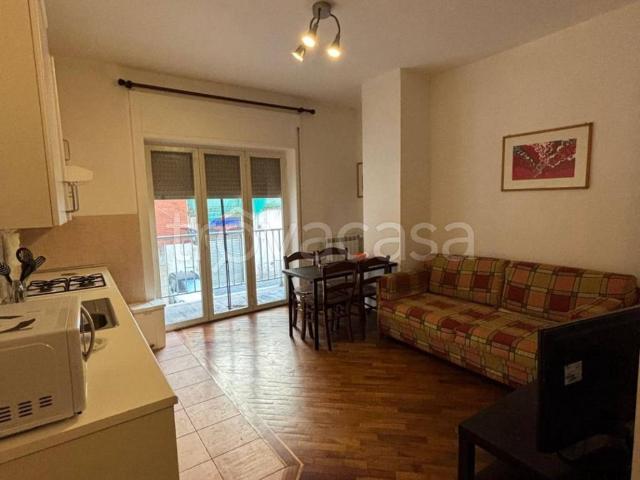 Appartamento in affitto a Napoli via Chiatamone, arredato, ascensore, centrale TrovaCasa