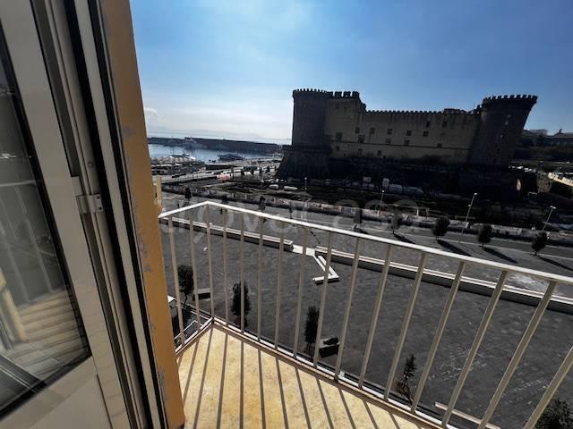Appartamento in affitto a Napoli via Agostino Depretis, 145, arredato, servizio di portineria, senza ascensore TrovaCasa