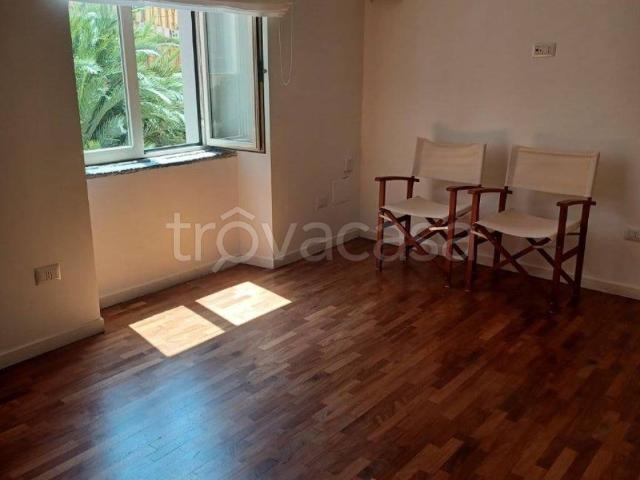 Appartamento in affitto a Napoli via Giacomo Piscicelli, arredato, aria condizionata, parquet TrovaCasa