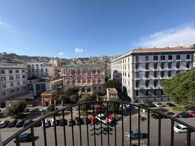 Appartamento in affitto a Napoli via Giovan Battista Pergolesi, arredato, balcone TrovaCasa