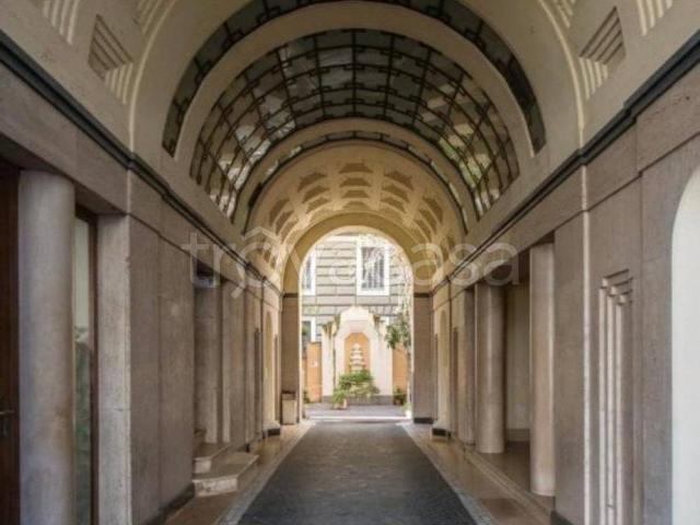Appartamento in affitto a Napoli via Giovan Battista Pergolesi, arredato, contesto signorile, balcone TrovaCasa