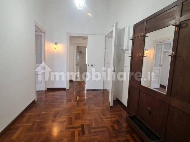 Appartamento in affitto a Napoli via del Parco Regina Margherita, immobile di prestigio, parzialmente arredato, ascensore TrovaCasa