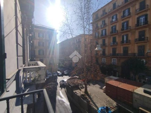 Appartamento in affitto a Napoli via duomo, 269, immobile di prestigio, parzialmente arredato, ascensore TrovaCasa