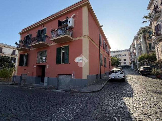 Appartamento in affitto a Napoli via Ernesto Murolo, 15, non arredato/vuoto, ristrutturato, cucina a vista TrovaCasa