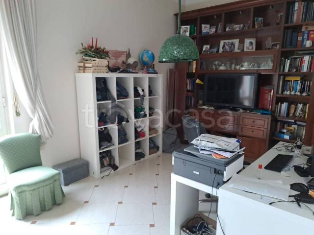 Appartamento in affitto a Napoli via Francesco Petrarca, posto auto, ascensore, buono stato TrovaCasa