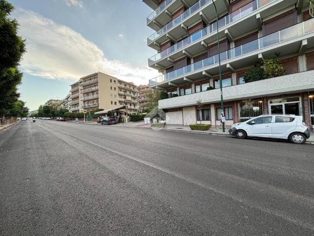 Appartamento in affitto a Napoli via Francesco Petrarca, 79, arredato, box, terrazzo TrovaCasa