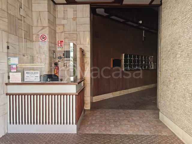 Appartamento in affitto a Napoli via John Fitzgerald Kennedy, non arredato/vuoto, servizio di portineria, luminoso TrovaCasa