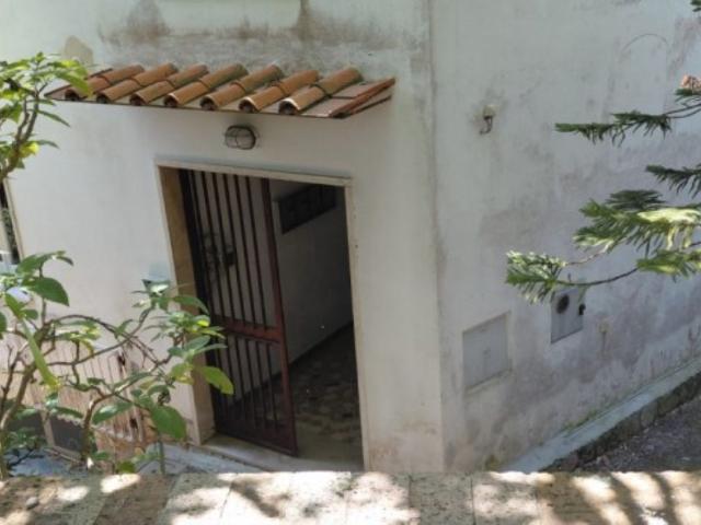 Appartamento in affitto a Napoli via marechiaro 120, non arredato/vuoto, giardino, riscaldamento autonomo TrovaCasa