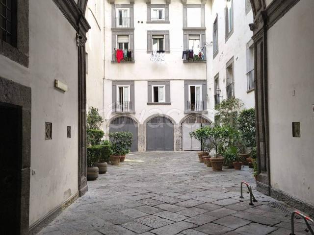 Appartamento in affitto a Napoli via Nilo, 28, arredato, ascensore, centrale TrovaCasa