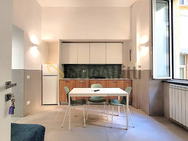Appartamento in affitto a Napoli via San Biagio ai Taffettanari, arredato, cucina a vista, ripostiglio TrovaCasa