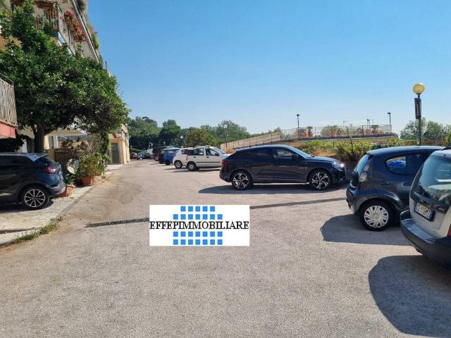 Appartamento in affitto a Napoli via San Gennaro Agnano, arredato, posto auto, buono stato TrovaCasa