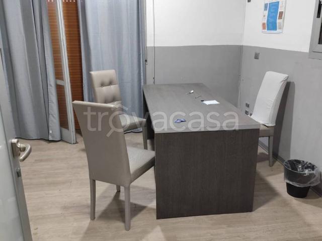 Appartamento in affitto a Napoli via Sartania, arredato, cucina abitabile, studio TrovaCasa