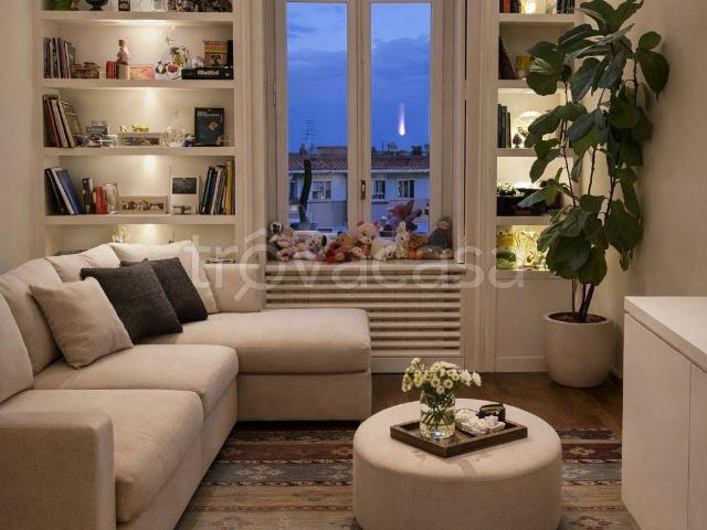Appartamento in affitto a Napoli via Stazio, 5, arredato, buono stato, giardino condominiale TrovaCasa