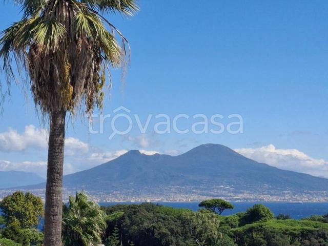 Appartamento in affitto a Napoli via Posillipo, non arredato/vuoto, terrazzo, riscaldamento autonomo TrovaCasa