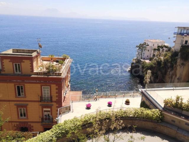 Appartamento in affitto a Napoli via Posillipo, arredato, posto auto, immobile di prestigio TrovaCasa