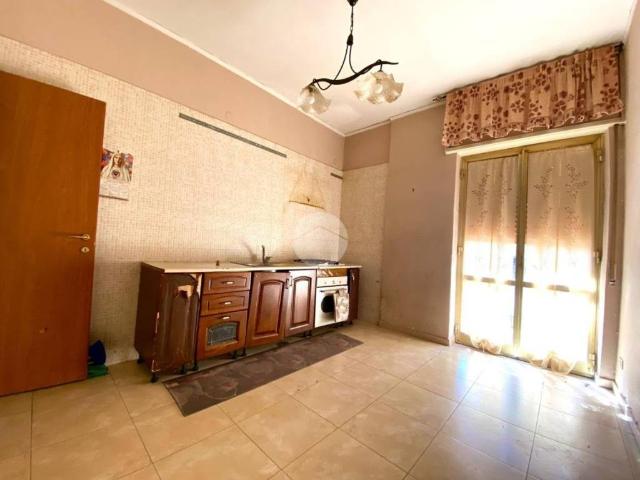 Appartamento in affitto a Napoli via Umbria, 77, non arredato/vuoto, luminoso, balcone TrovaCasa