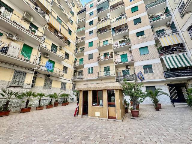 Appartamento in affitto a Napoli viale Colli Aminei, 68, parzialmente arredato, buono stato, centrale TrovaCasa