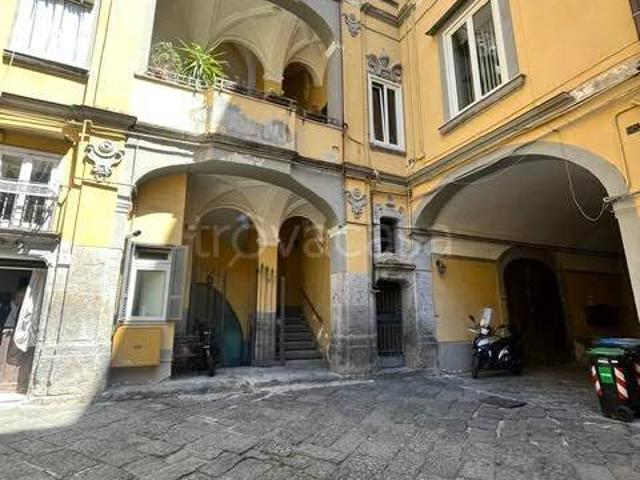 Appartamento in affitto a Napoli vico San Nicola a Nilo, 14, arredato, centrale, lavatrice TrovaCasa