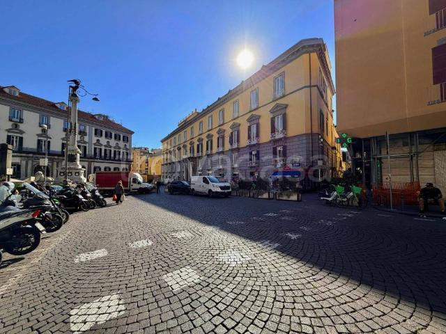 Appartamento in affitto a Napoli vico Santa Maria a Cappella Vecchia, 16, non arredato/vuoto, buono stato, centrale TrovaCasa