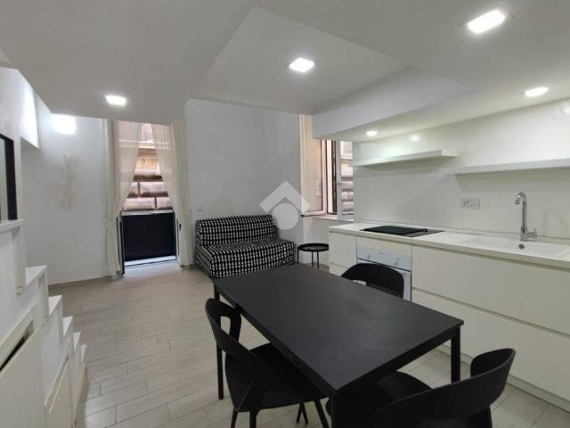Appartamento in affitto a Napoli vico 1° gravina, 19, arredato, centrale, balcone TrovaCasa