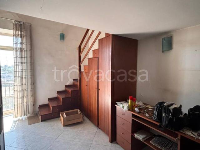 Appartamento in affitto a Napoli cupa Carbone, terrazzo, buono stato, cantina TrovaCasa