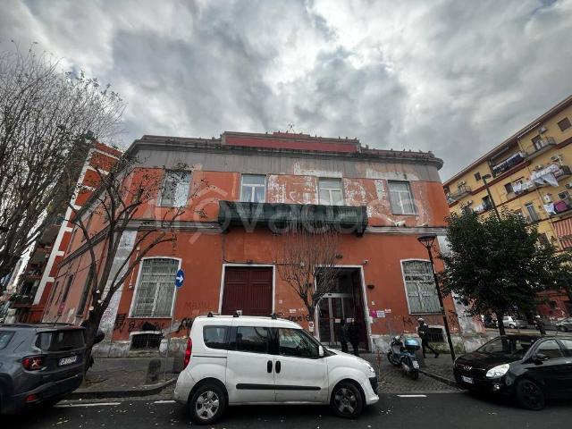 Appartamento in affitto a Napoli piazza Luigi Poderico, non arredato/vuoto, posto auto, terrazzo TrovaCasa