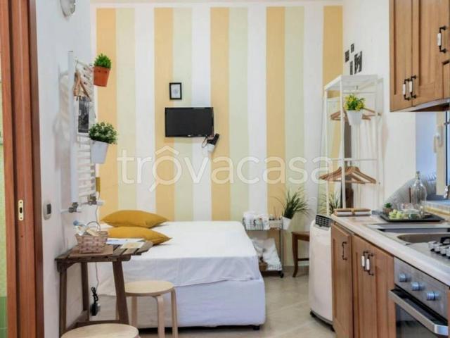 Appartamento in affitto a Napoli piazzetta Luigi Settembrini, arredato, centrale, studio TrovaCasa
