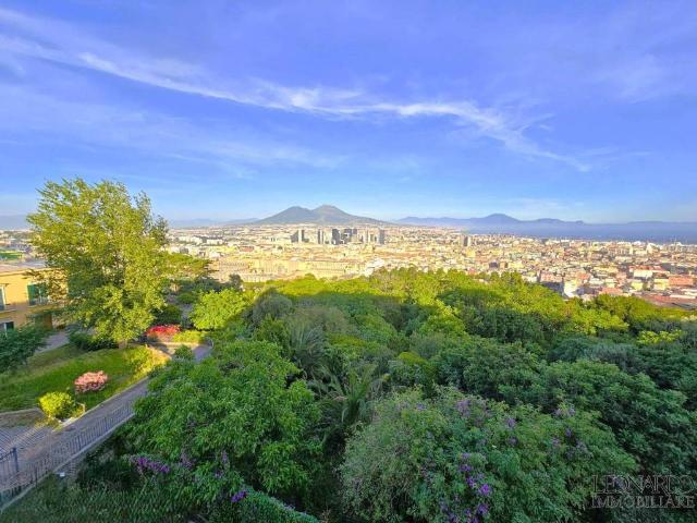 Appartamento in affitto a Napoli salita Moiariello, non arredato/vuoto, posto auto, terrazzo TrovaCasa