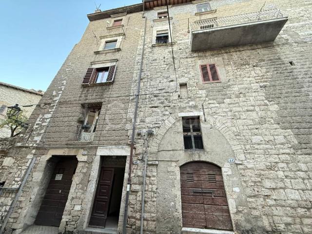 Appartamento in affitto a Narni via Giuseppe Mazzini, arredato, giardino privato, box TrovaCasa