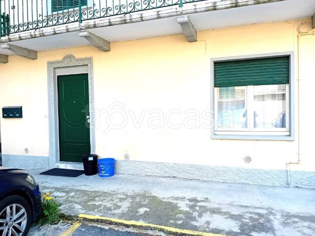 Appartamento in affitto a Nembro via Giuseppe Garibaldi, arredato, terrazzo, ristrutturato TrovaCasa