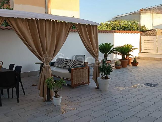 Appartamento in affitto a Nola via Saviano, non arredato/vuoto, giardino privato, box TrovaCasa