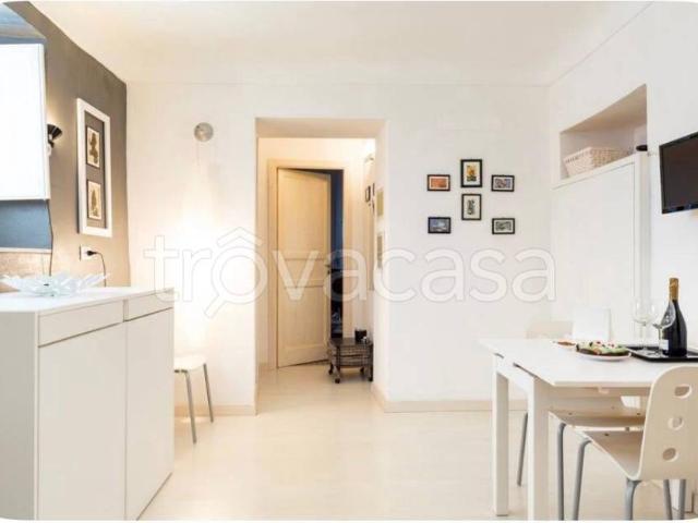 Appartamento in affitto a Noto corso Vittorio Emanuele, arredato, immobile di prestigio, centrale TrovaCasa
