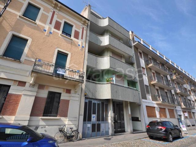 Appartamento in affitto a Novara via Giuseppe Luigi Passalacqua, 14, arredato, ascensore, ristrutturato TrovaCasa