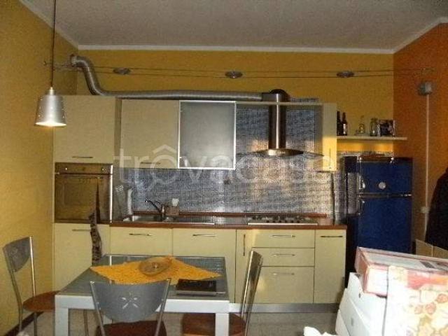 Appartamento in affitto a Novara via Pascal, arredato, box, riscaldamento autonomo TrovaCasa