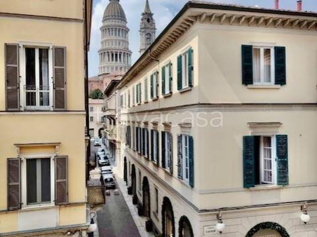 Appartamento in affitto a Novara corso Camillo Benso di Cavour, 12, arredato, terrazzo, riscaldamento autonomo TrovaCasa