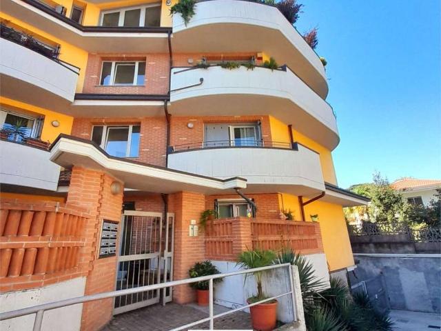 Appartamento in affitto a Olgiate Olona via Cherubini, 20, arredato, box, balcone TrovaCasa