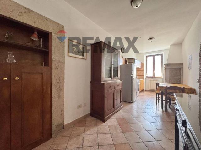 Appartamento in affitto a Oriolo Romano via borgo Garibaldi, 100, riscaldamento autonomo, centrale, doppi vetri TrovaCasa