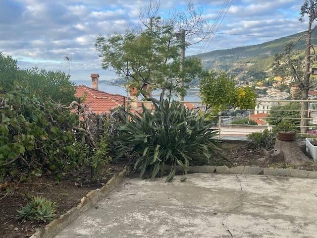 Appartamento in affitto a Ospedaletti via Cavalieri di Rodi, 34, arredato, terrazzo, vista mare TrovaCasa