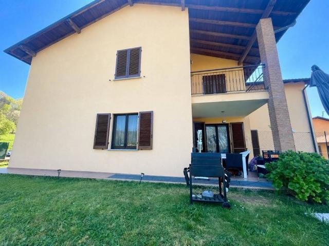 Appartamento in affitto a Azzate VA