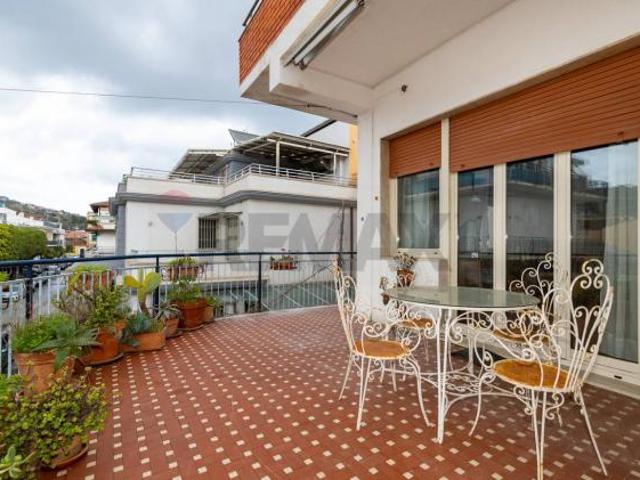 Appartamento in affitto a Aci Castello