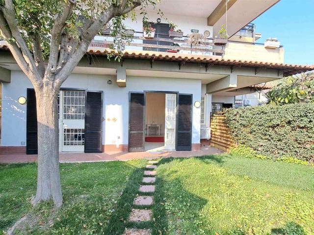 Appartamento in affitto a Aci Castello Catania Acitrezza